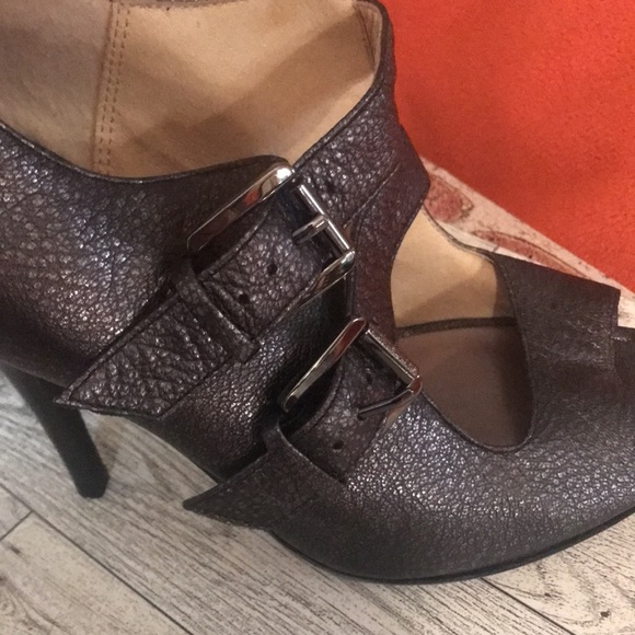 MICHAEL KORS dark gray leather heels - Picture 2 of 5